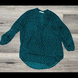 LUSH Women's  Xsmall Animal Print Blouse V-Neck 3/4 Tab Sleeves Boho Edgy Flowy